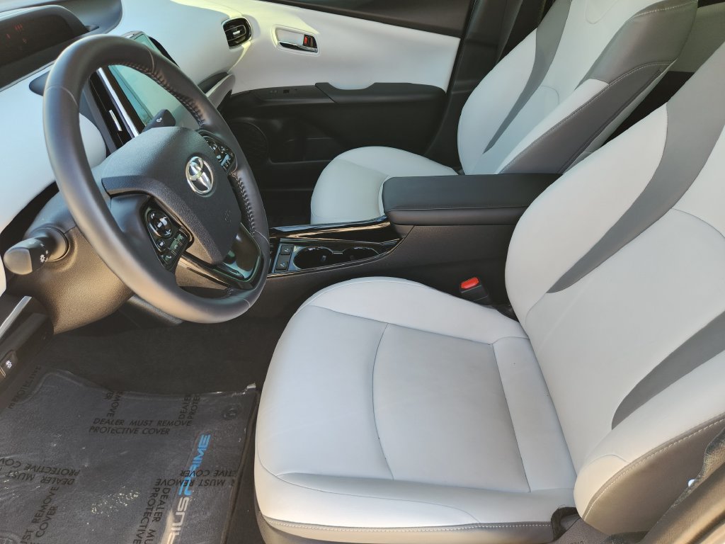 Used 2022 Toyota Prius Prime XLE FWD image 16
