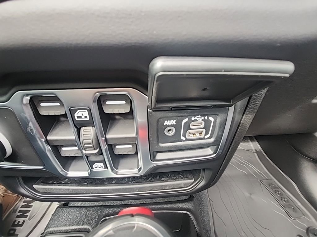 New 2026 Jeep Wrangler Unlimited Sahara AWD/4WD image 10