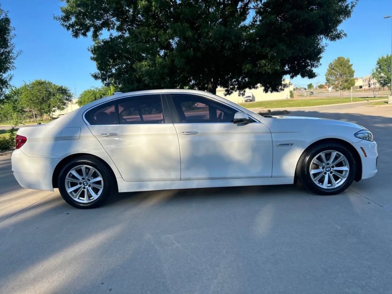Used 2015 BMW 528i xDrive Sedan AWD/4WD image 5
