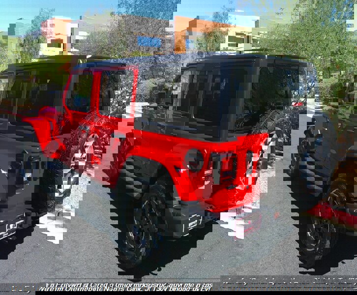 Used 2019 Jeep Wrangler Unlimited Sahara image 7