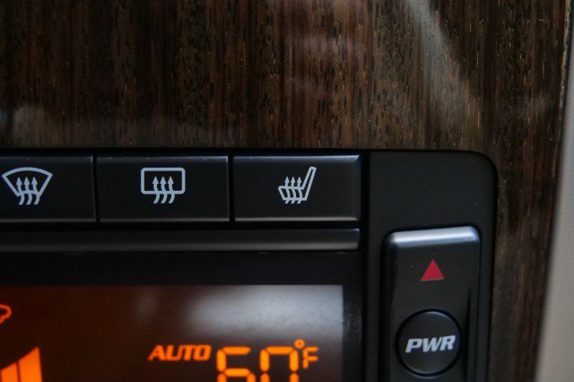 Used 2007 Cadillac XLR V RWD image 16