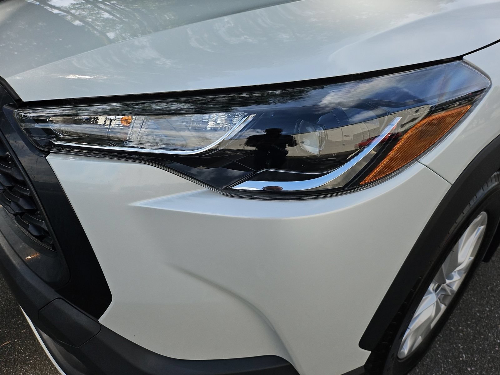 Used 2024 Toyota Corolla Cross LE w/ Moonroof Package FWD image 14