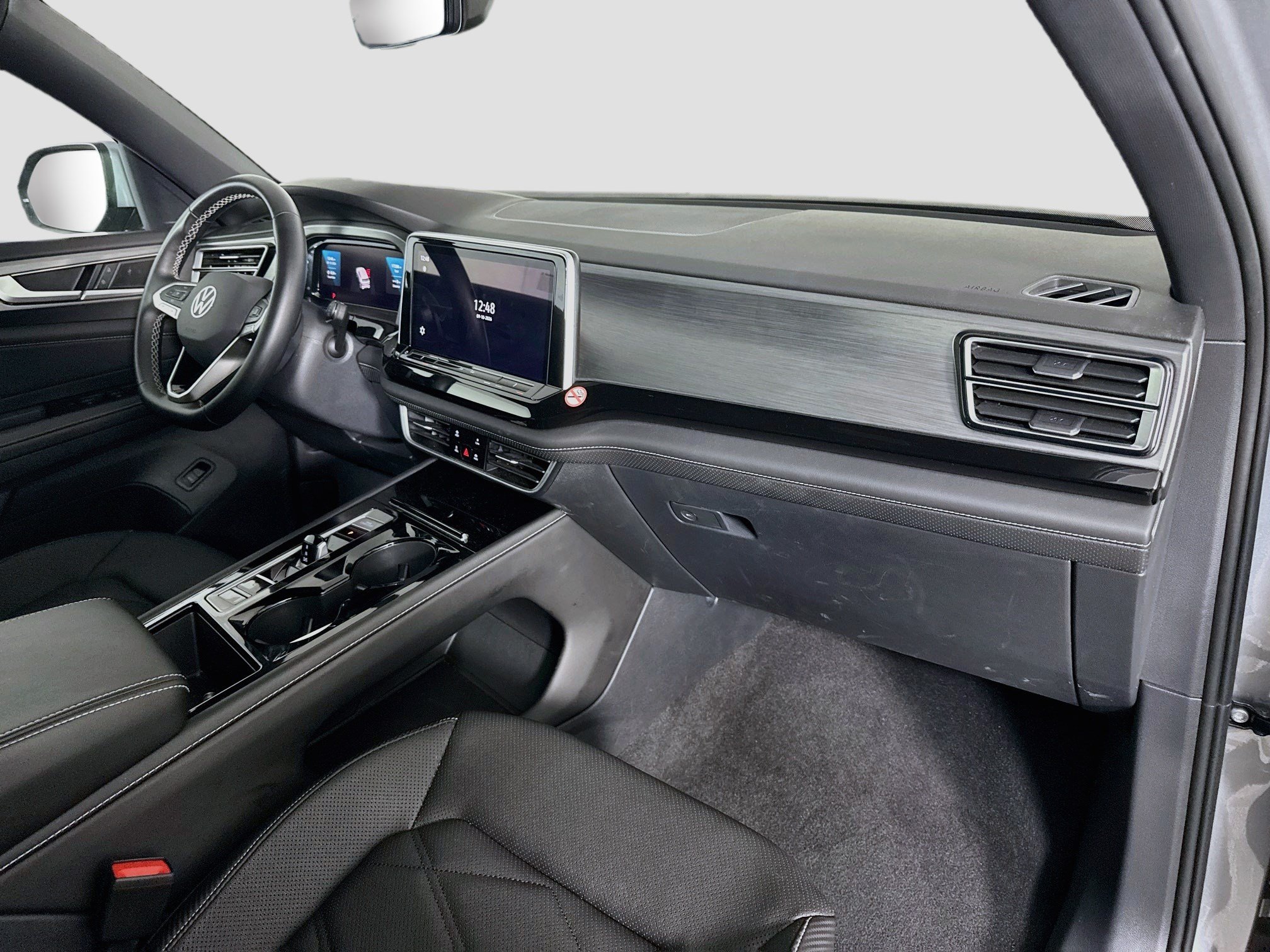 Used 2026 Volkswagen Atlas Cross Sport SE FWD image 30