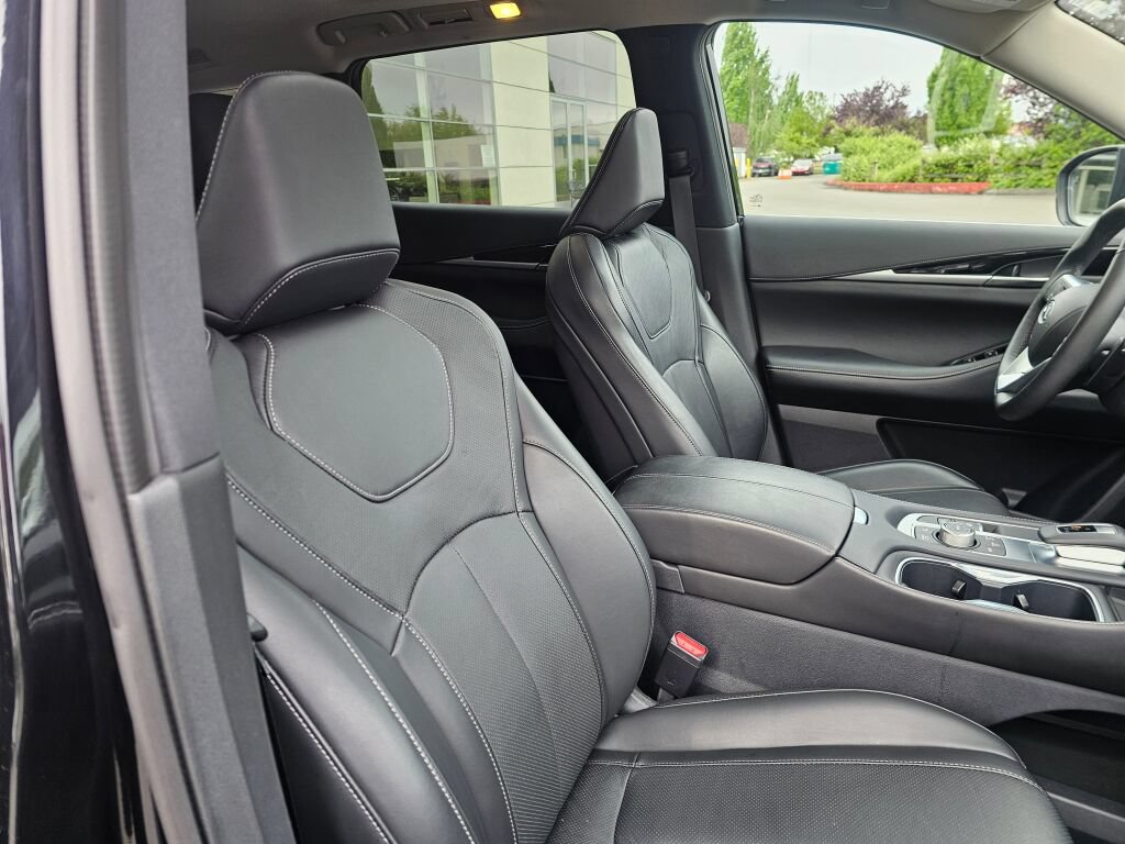 Used 2025 INFINITI QX60 Pure AWD/4WD image 12