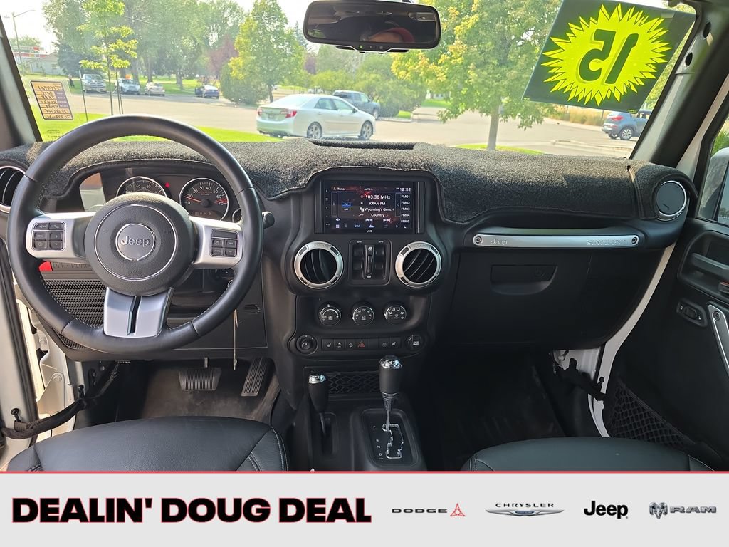 Used 2015 Jeep Wrangler Unlimited Rubicon AWD/4WD image 13