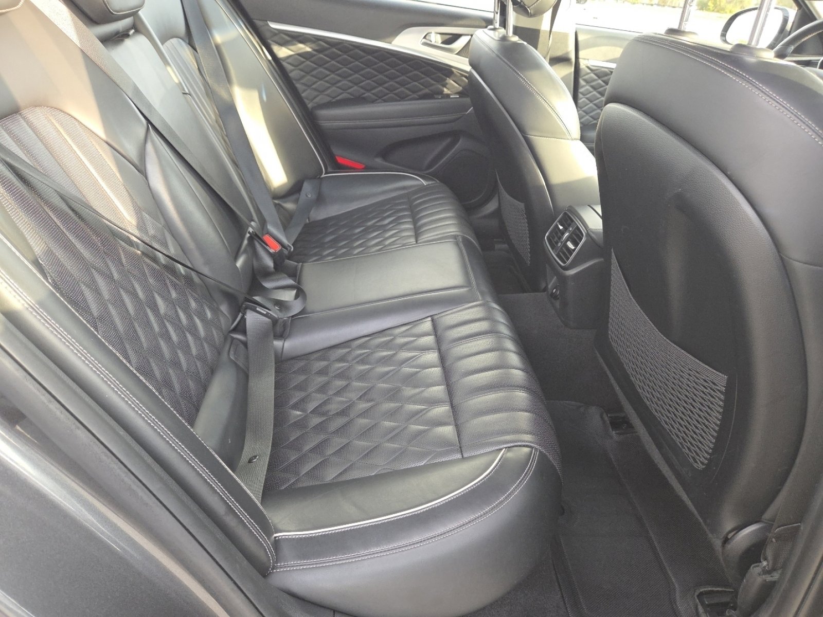 Used 2020 Genesis G70 3.3T w/ Prestige Package image 28