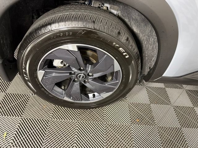 Certified 2026 Nissan Rogue SV FWD image 22