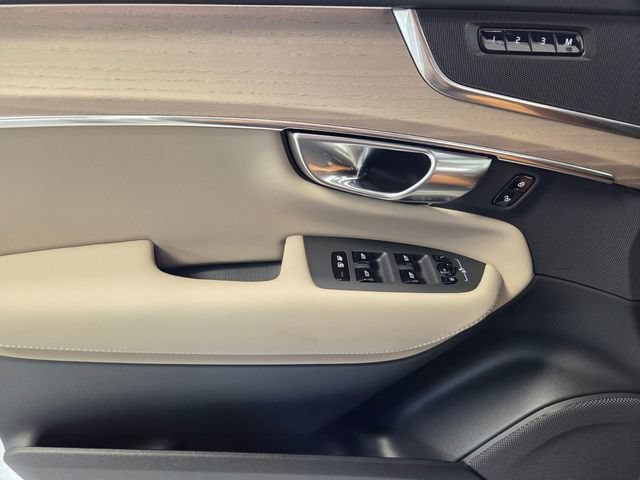 New 2026 Volvo XC90 B6 Plus AWD/4WD image 21