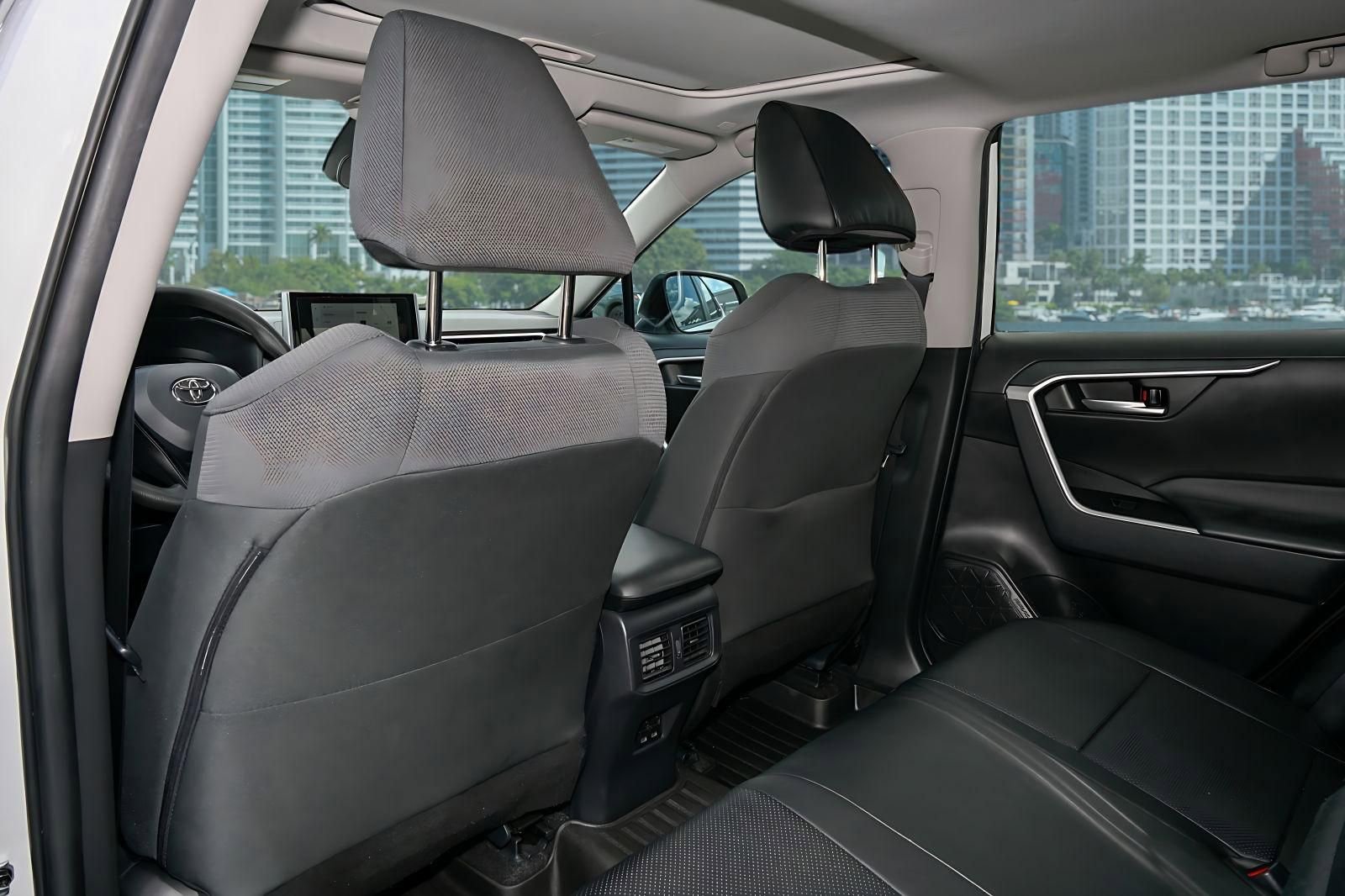 Used 2024 Toyota RAV4 XLE w/ Convenience Package image 17