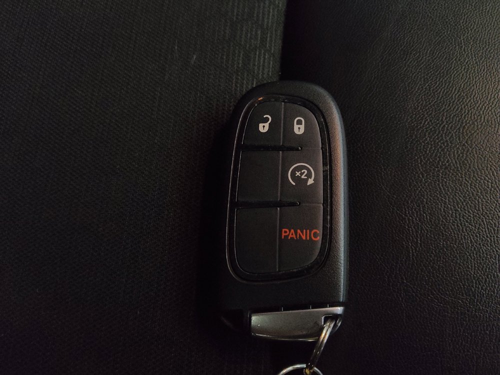 Used 2022 Jeep Cherokee Trailhawk w/ Sun, Sound & Nav Group image 32