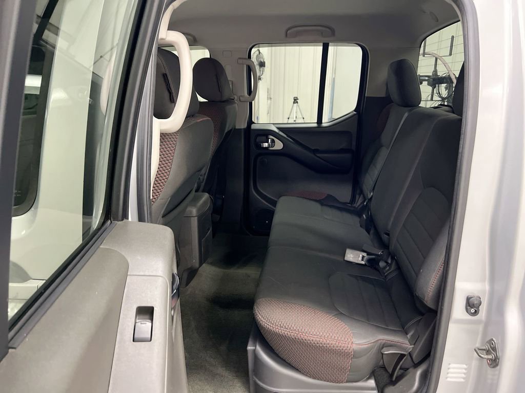 Used 2009 Nissan Frontier PRO-4X w/ Technology Pkg AWD/4WD image 21