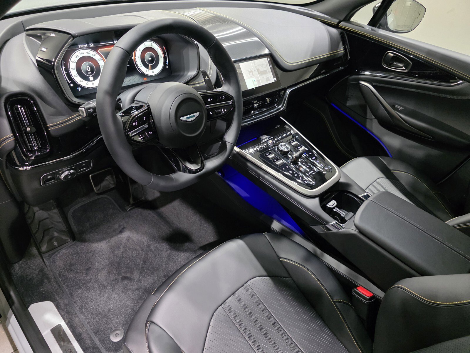 New 2026 Aston Martin DBX 707 image 3