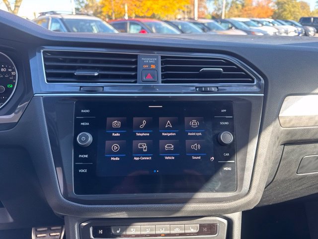 Used 2021 Volkswagen Tiguan SE R-Line AWD/4WD image 17