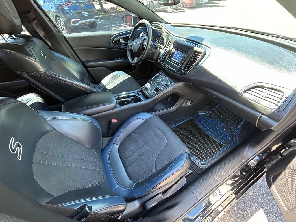 Used 2016 Chrysler 200 S FWD image 11