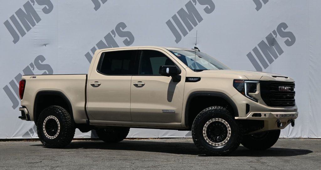 Used 2023 GMC Sierra 1500 Elevation w/ Elevation Premium Package AWD/4WD image 3