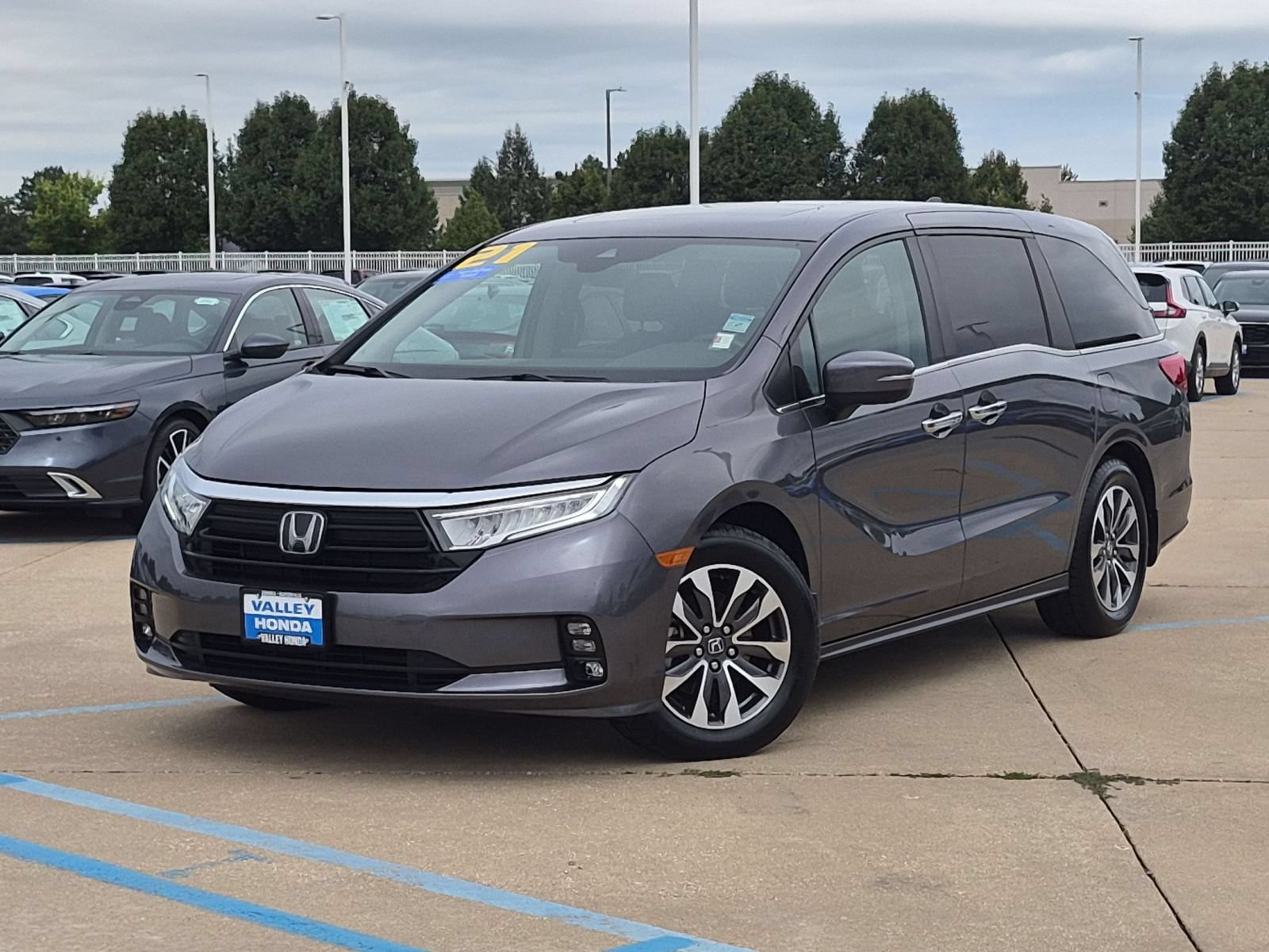 Used 2021 Honda Odyssey EX-L image 2