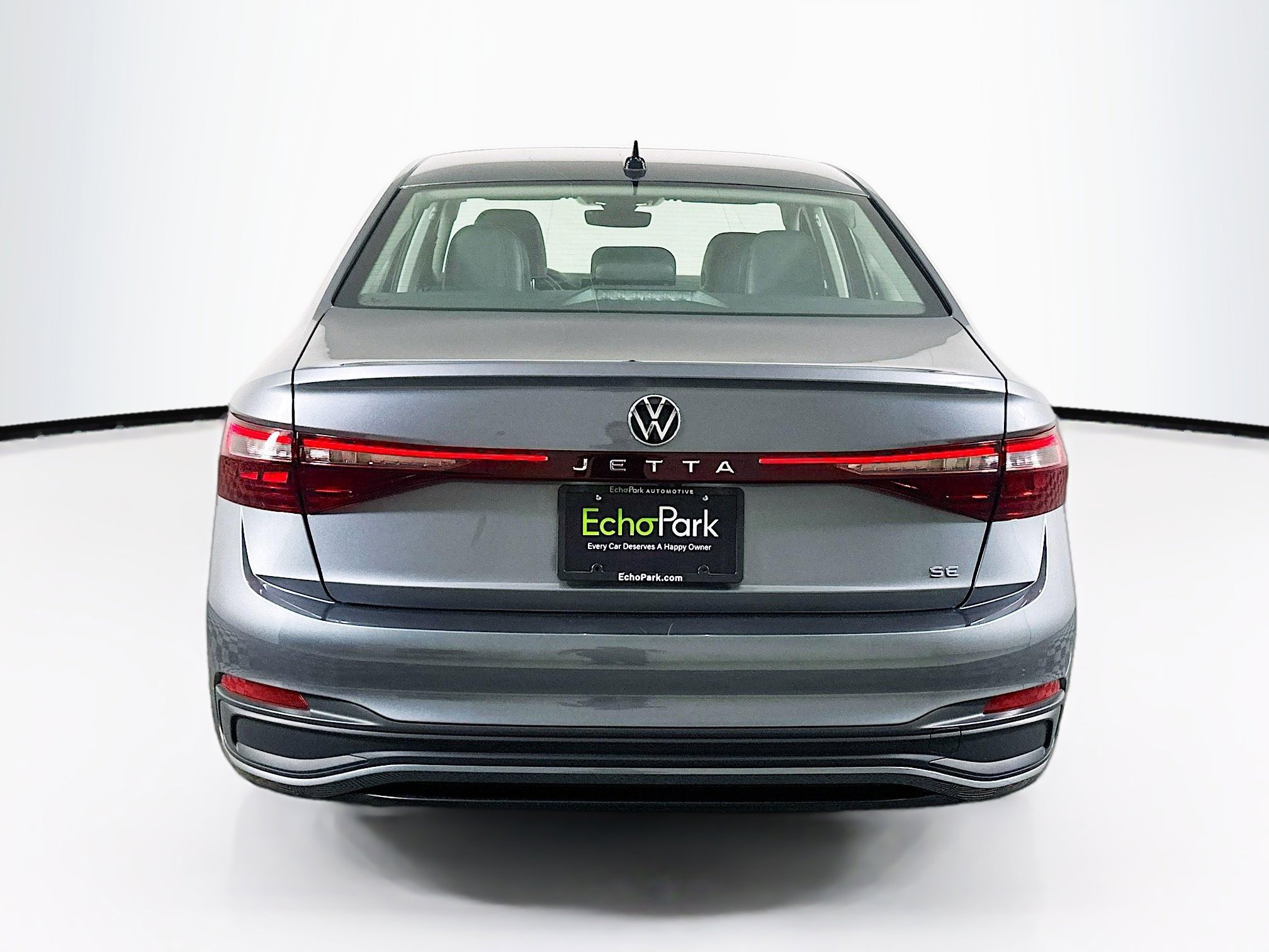 Used 2025 Volkswagen Jetta SE FWD image 7