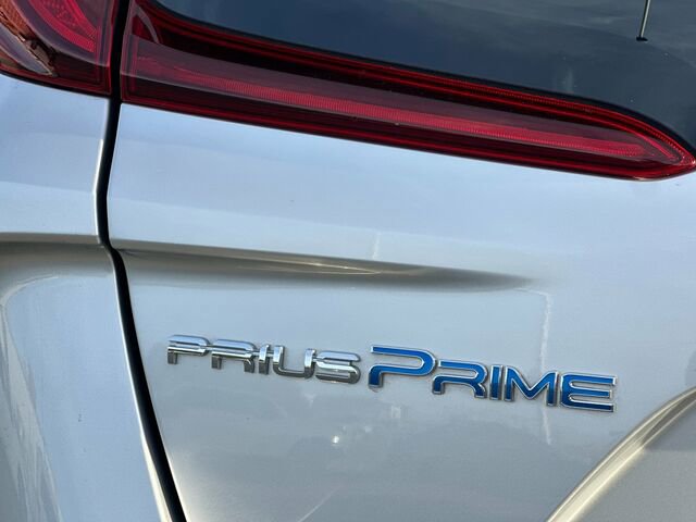 Used 2019 Toyota Prius Prime Premium image 34