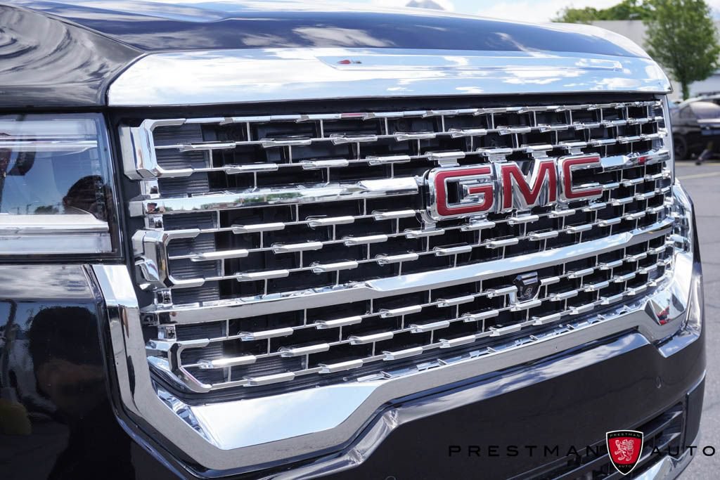 Used 2023 GMC Acadia Denali w/ Denali Technology Package AWD/4WD image 17