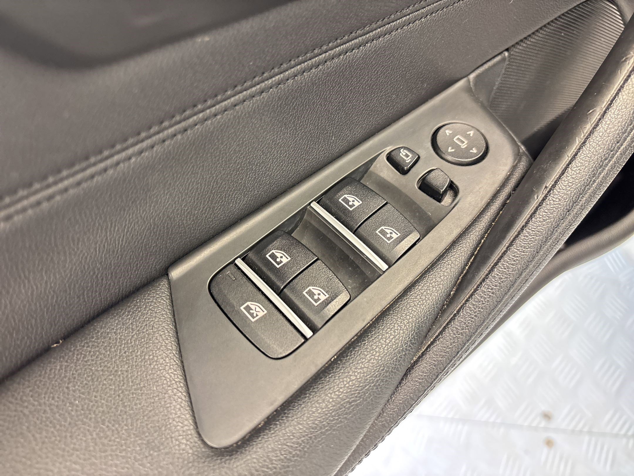 Used 2020 BMW 530i w/ Convenience Package image 22