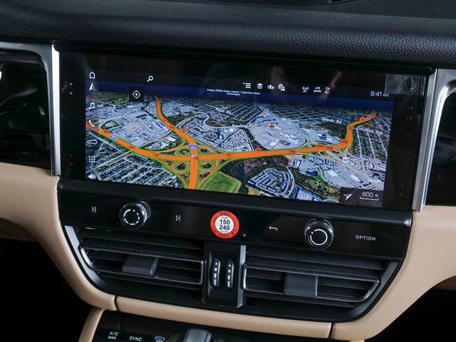 Certified 2026 Porsche Macan AWD/4WD image 18