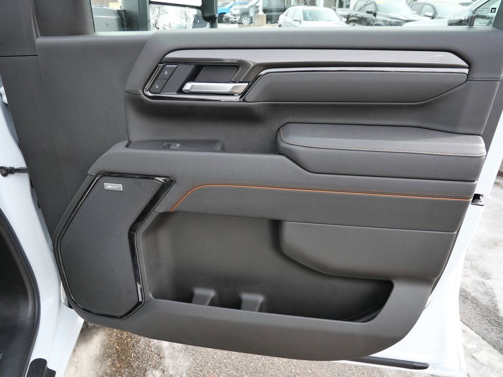 Used 2025 GMC Sierra 2500 AT4 image 13