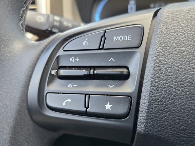 Certified 2025 Hyundai Venue SEL FWD image 23