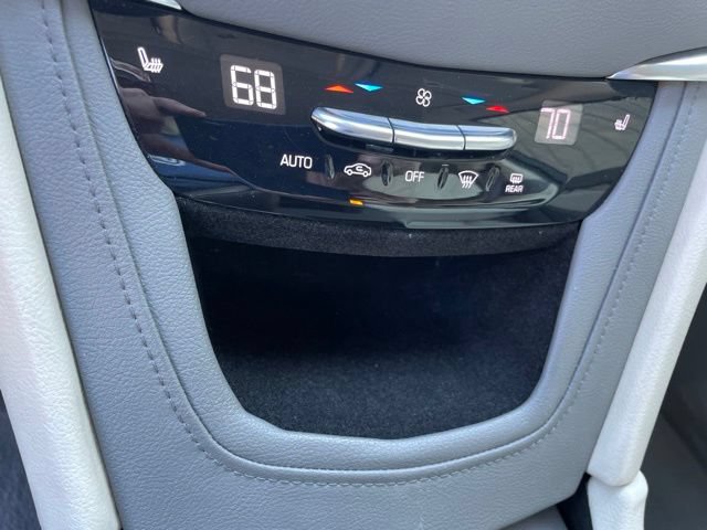 Used 2017 Cadillac XT5 Luxury w/ Driver Awareness Package AWD/4WD image 40