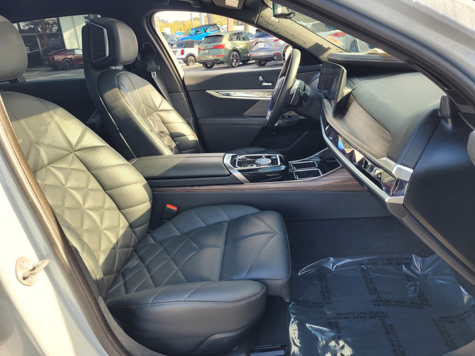 Used 2023 BMW 740i image 17