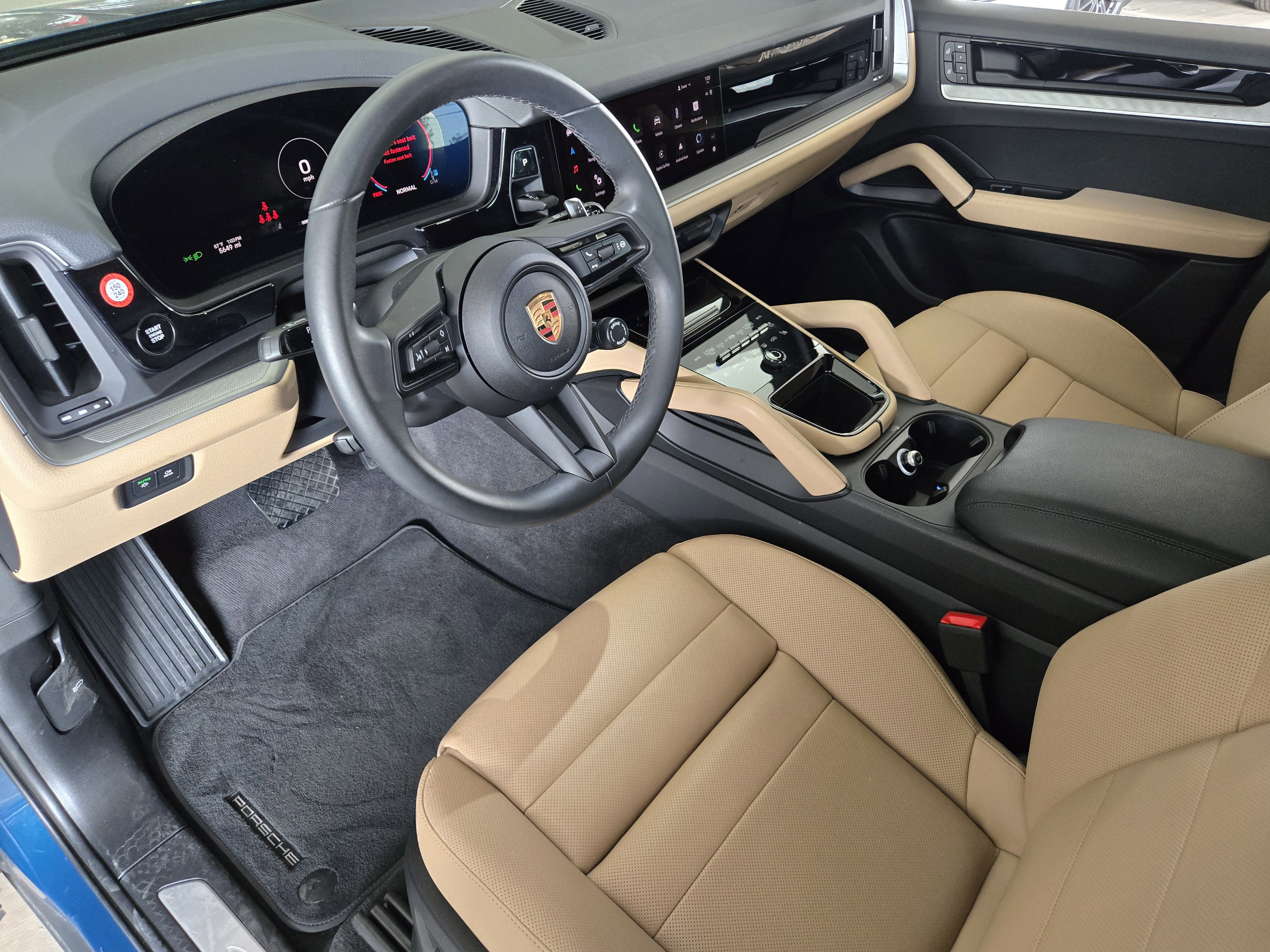 Certified 2025 Porsche Cayenne image 4