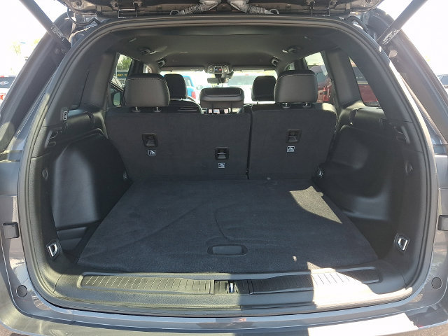 Used 2025 Jeep Grand Cherokee Limited AWD/4WD image 29