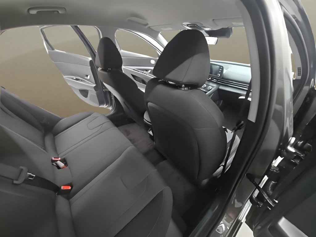New 2026 Hyundai Elantra SE FWD image 22