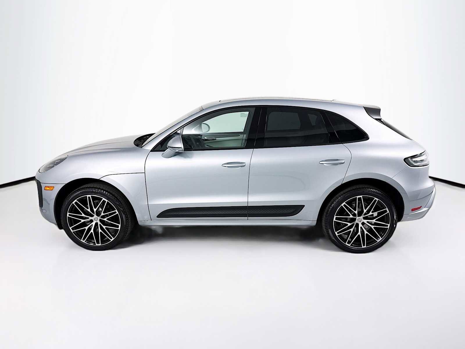 New 2026 Porsche Macan image 2