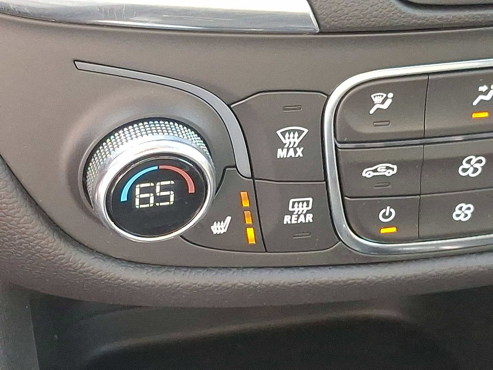 Used 2024 Chevrolet Equinox LT image 18