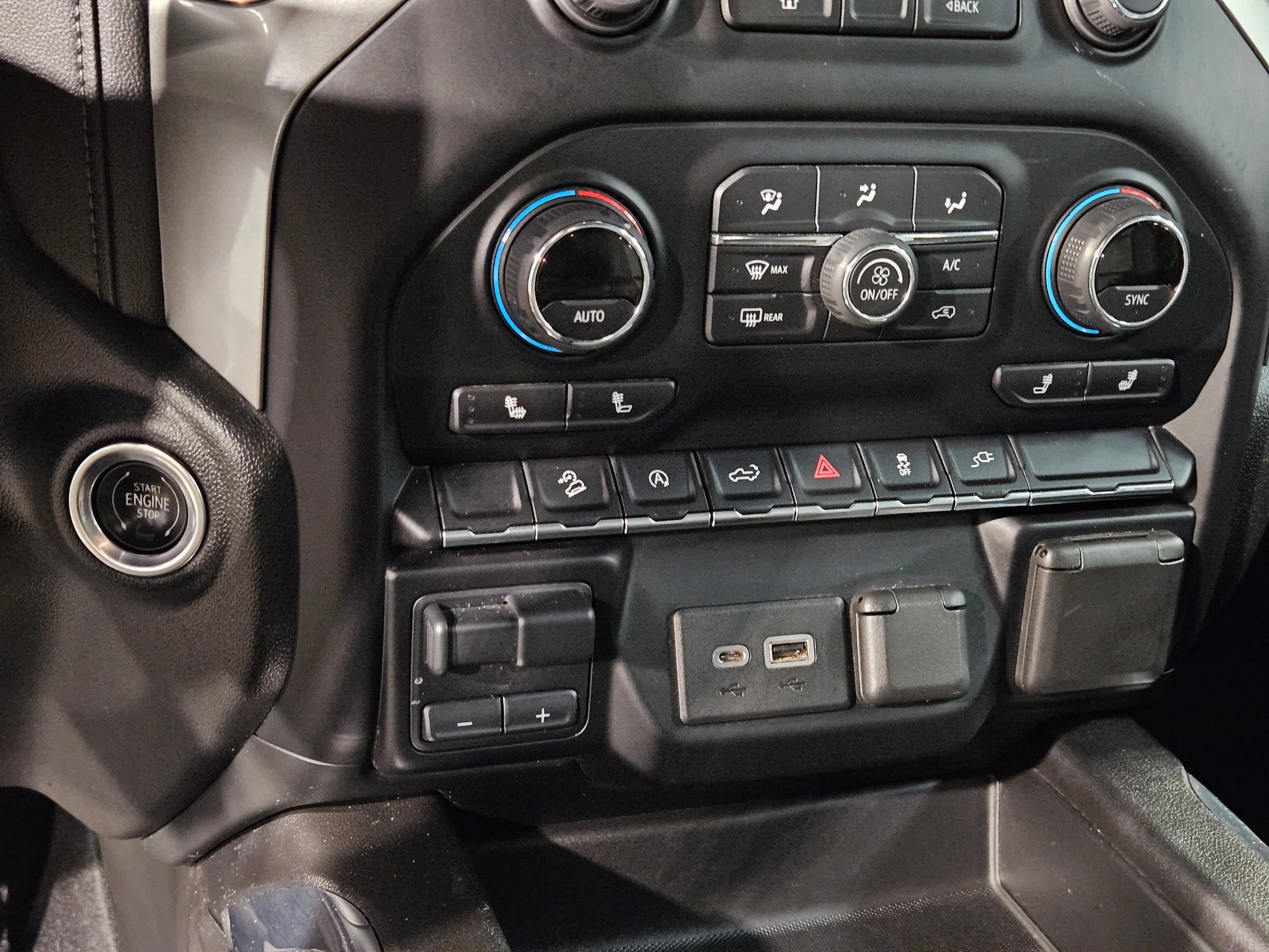 Used 2021 Chevrolet Silverado 1500 LT Trail Boss w/ Convenience Package II AWD/4WD image 31