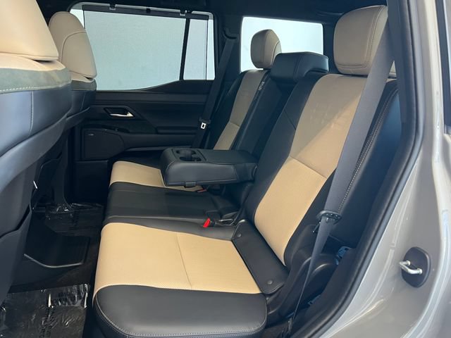 Used 2025 Lexus GX 550 w/ Accessory Package (32) AWD/4WD image 42