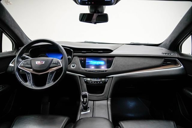 Used 2017 Cadillac XT5 Platinum w/ Driver Assist Package image 26