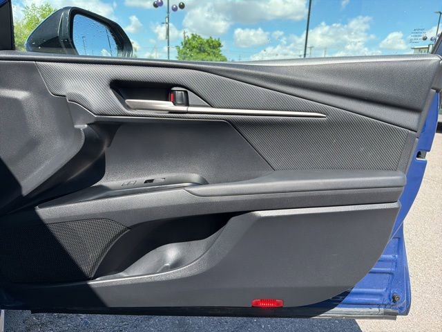 Used 2025 Toyota Camry SE FWD image 10