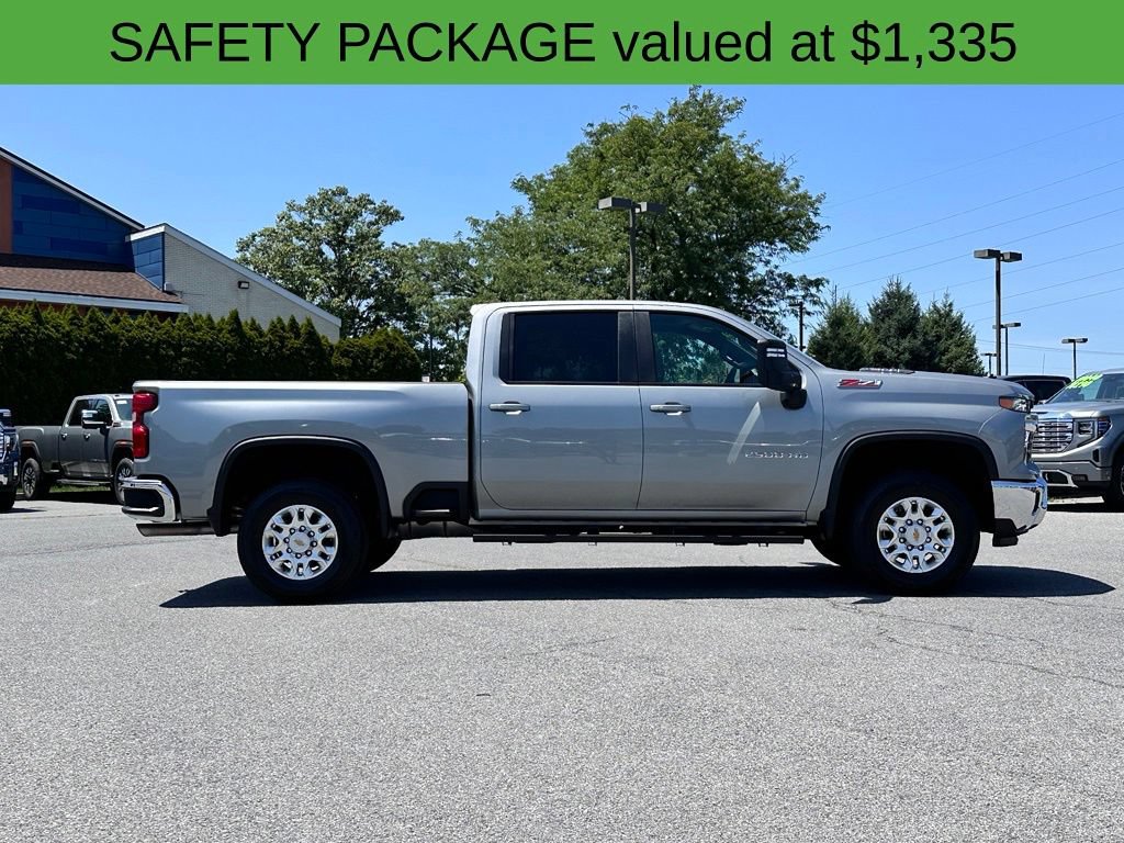 Used 2025 Chevrolet Silverado 2500 LT w/ Safety Package AWD/4WD image 3