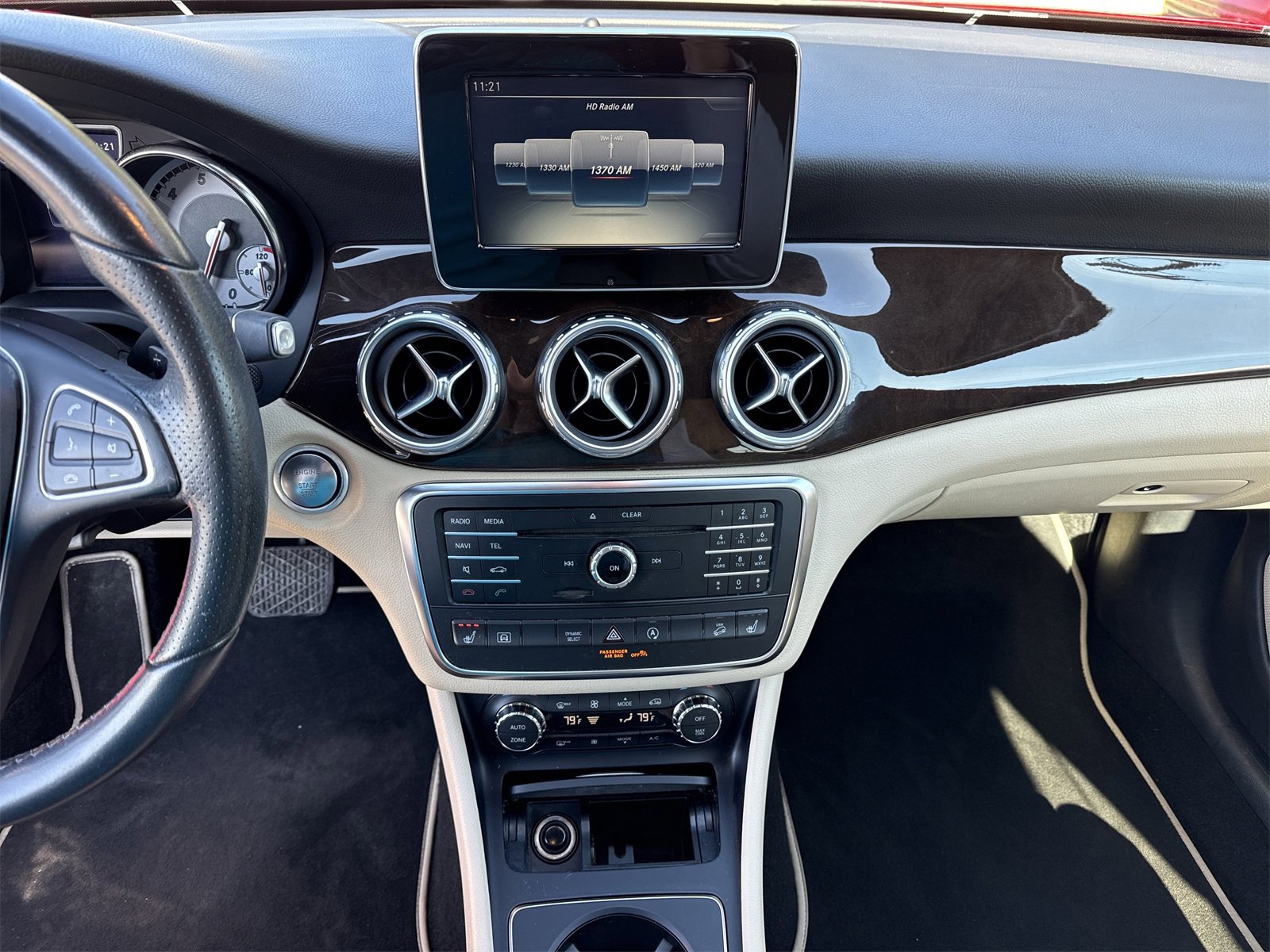 Used 2016 Mercedes-Benz GLA 250 4MATIC image 35