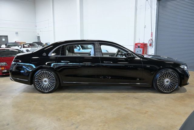 Used 2024 Mercedes-Benz Maybach S 680 Maybach S 680 4MATIC Sedan image 16