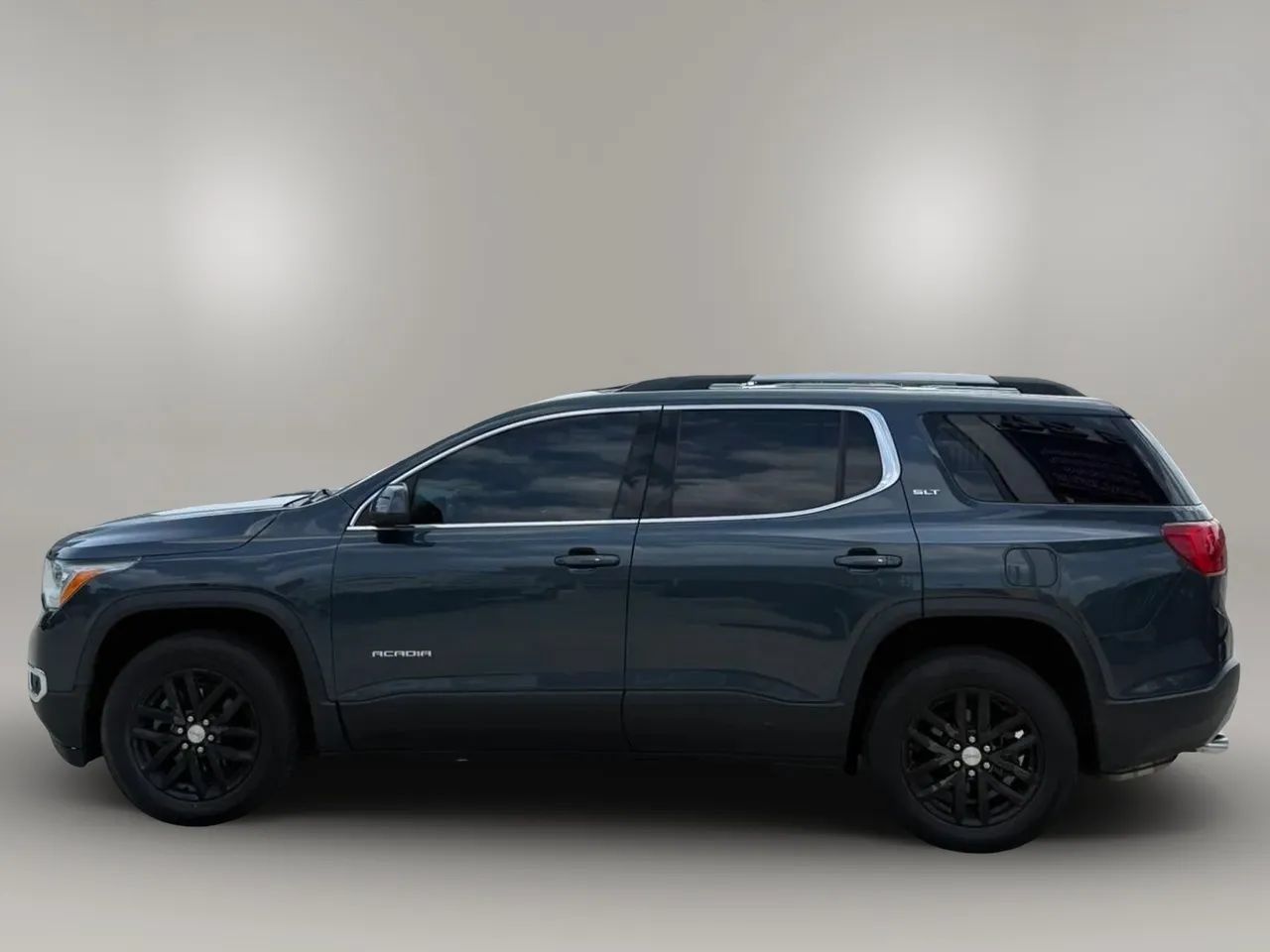 Used 2019 GMC Acadia SLT w/ LPO, Floor Liner Package FWD image 4