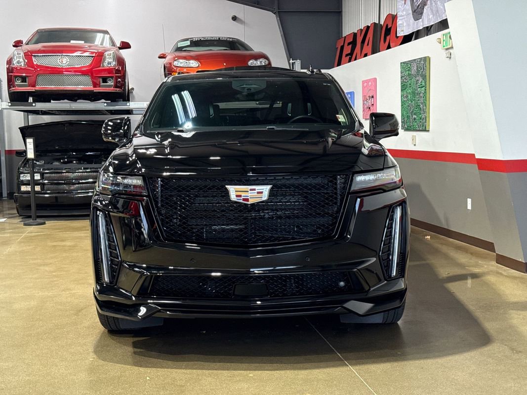 Used 2023 Cadillac Escalade ESV V AWD/4WD image 37
