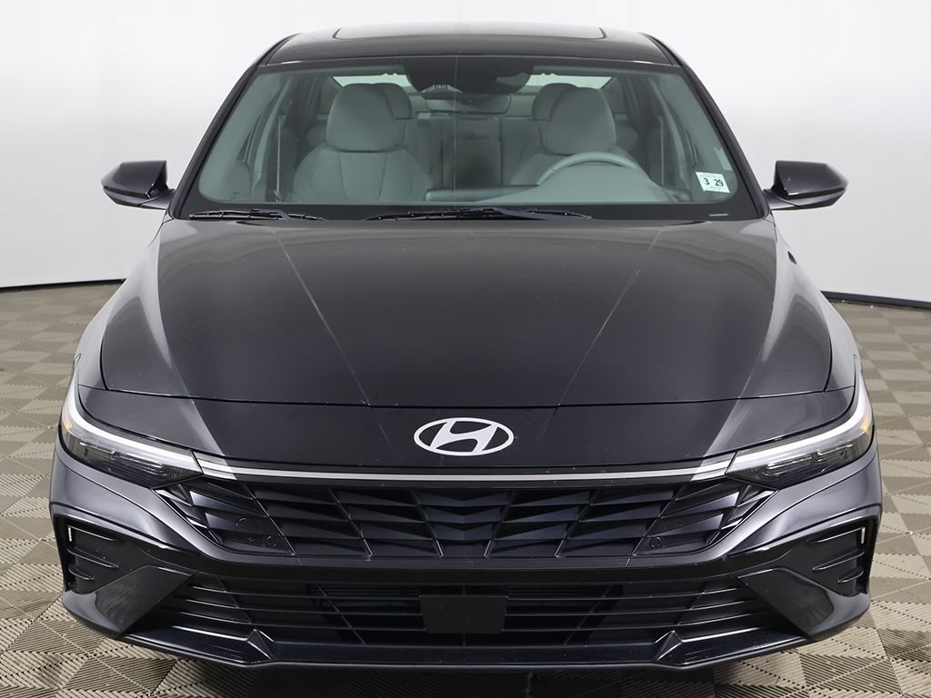 Used 2024 Hyundai Elantra SEL w/ Convenience Package FWD image 12