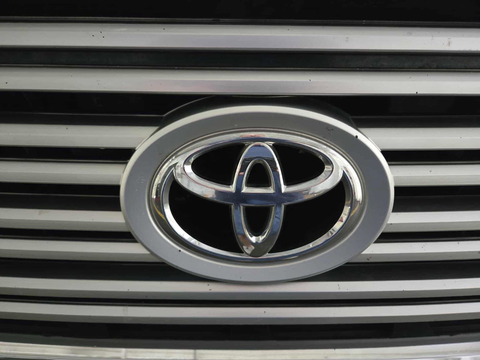 Used 2014 Toyota Tundra Limited w/ Limited Premium Package image 24