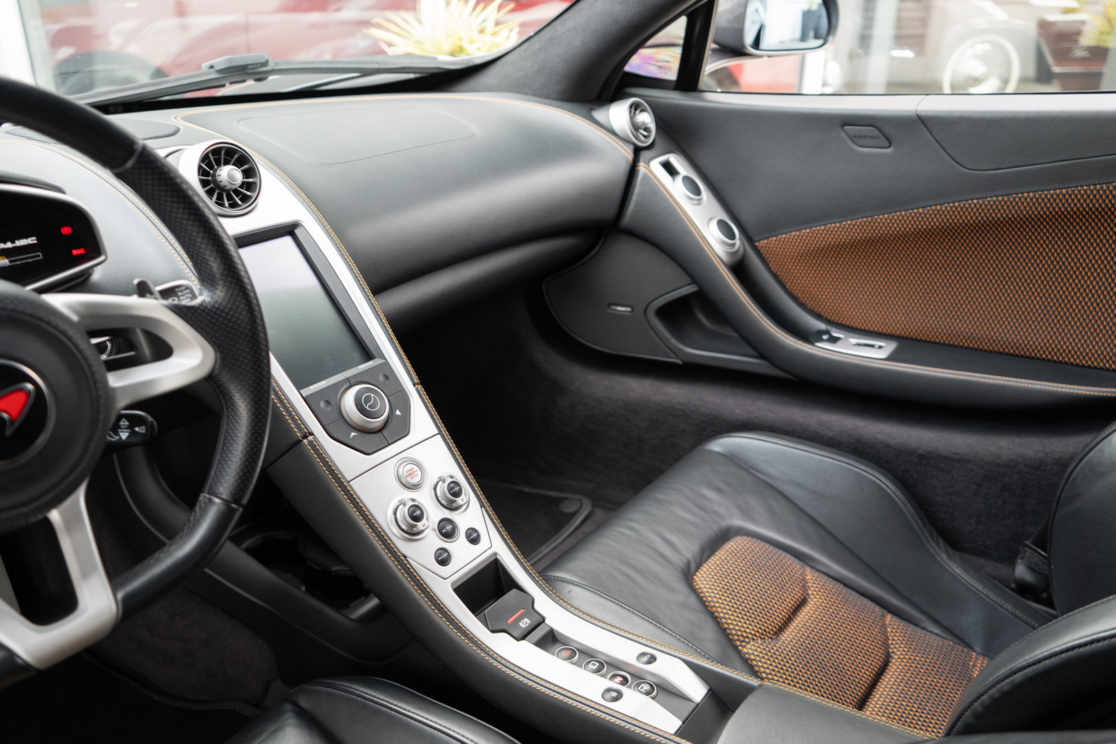 Used 2012 McLaren MP4-12C Coupe RWD image 14