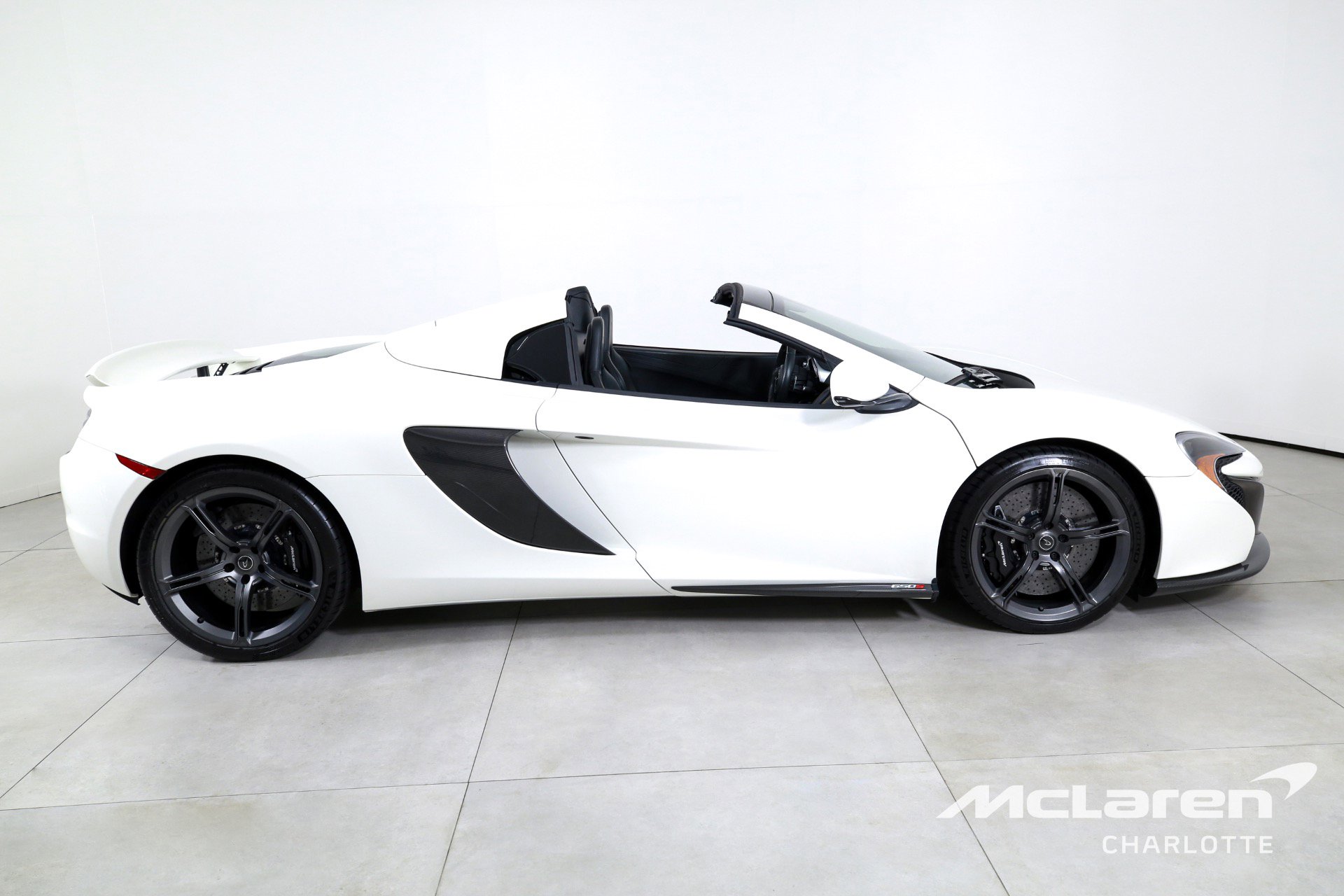 Used 2015 McLaren 650S Spider image 11