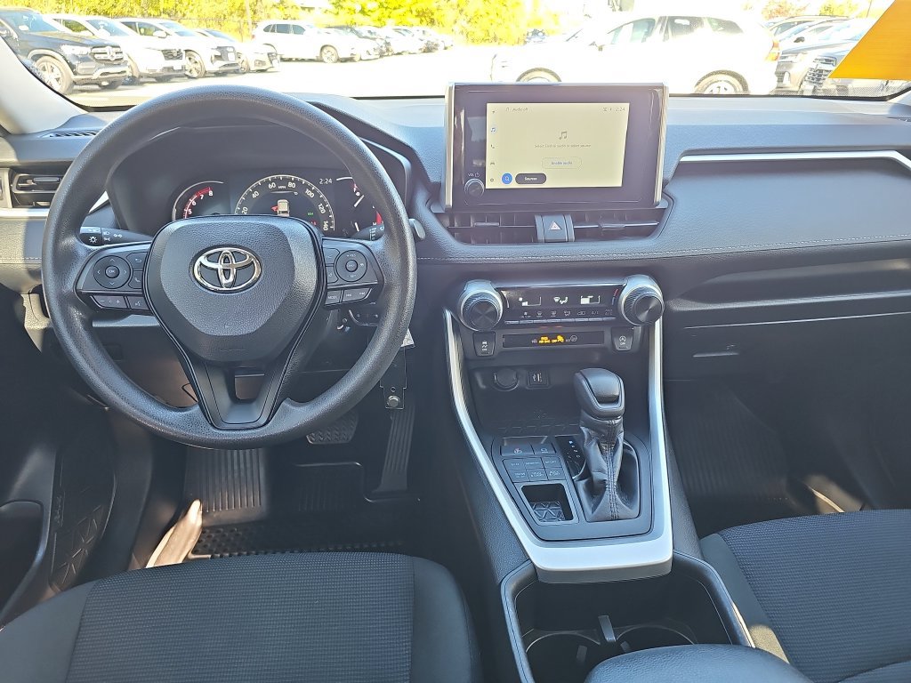 Used 2024 Toyota RAV4 LE AWD/4WD image 12