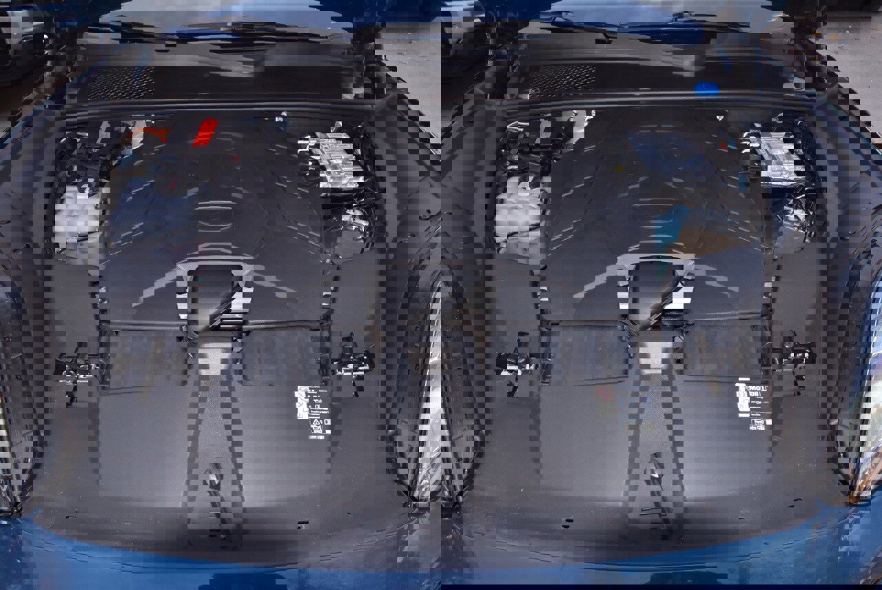 Used 2025 Porsche Cayenne image 38