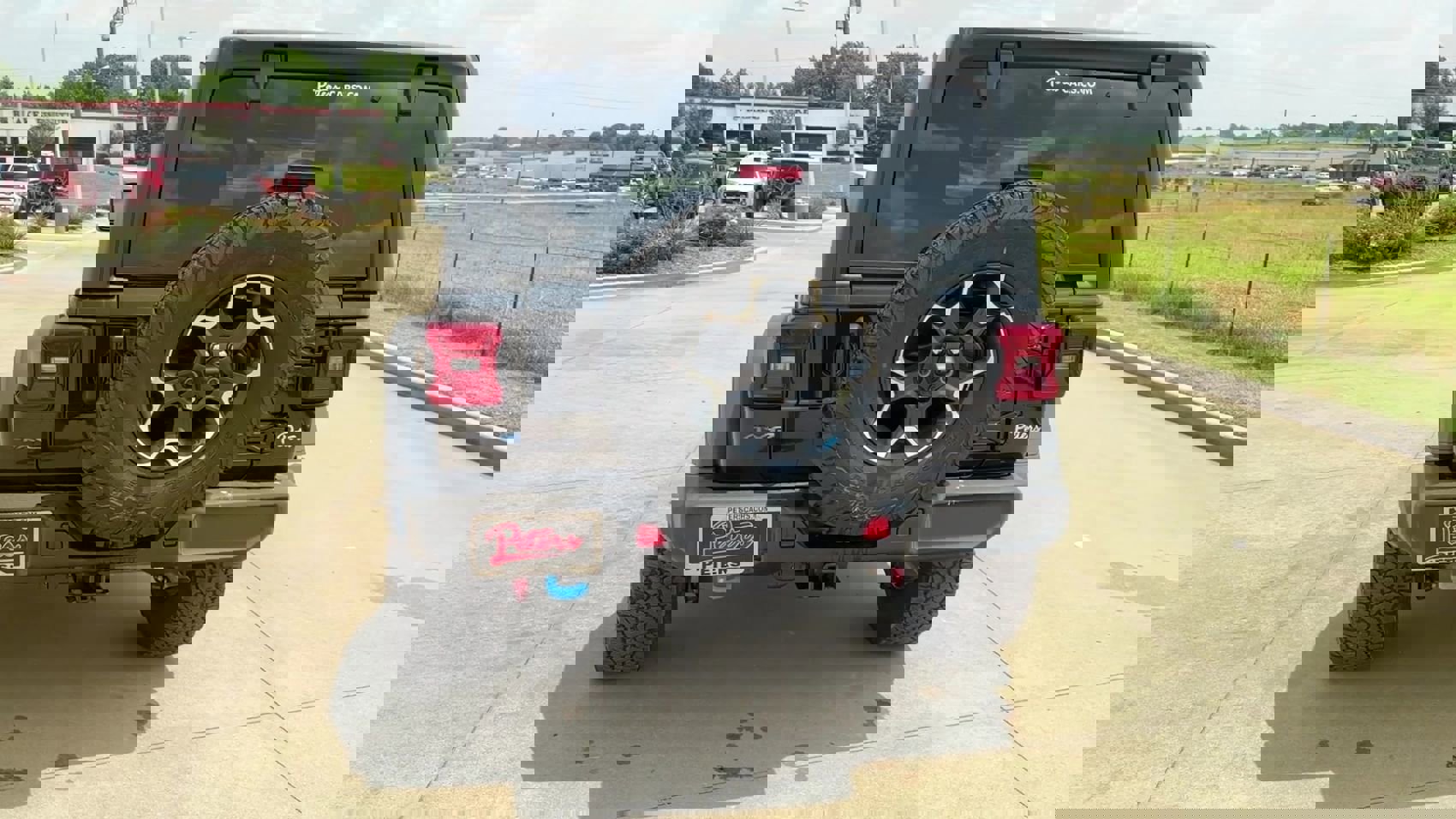 New 2023 Jeep Wrangler Rubicon w/ Cold Weather Group image 7